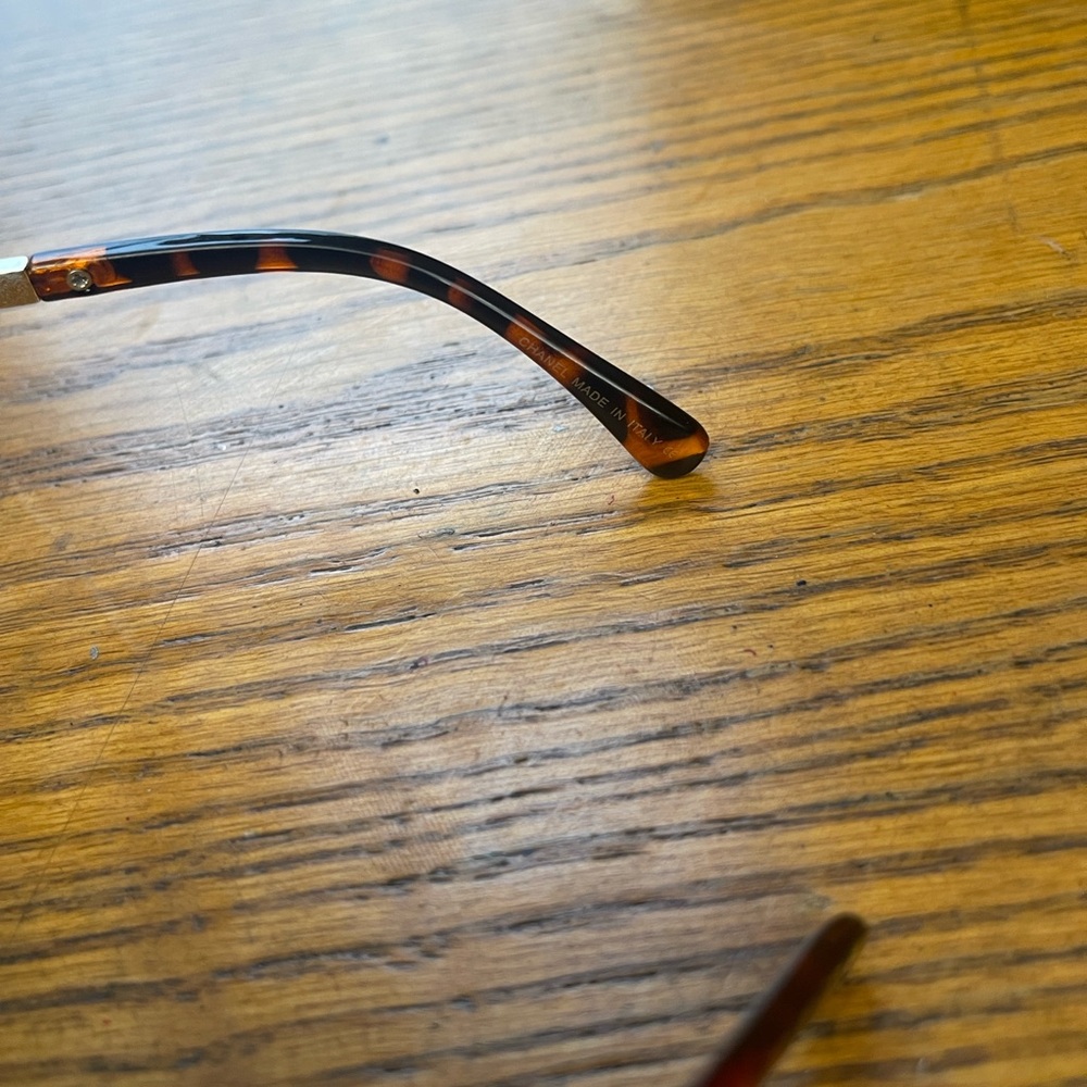 CHANEL Tortoise Shell New Sunglasses - Picture 4 of 6